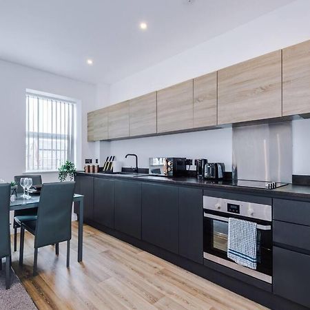 Stunning 2-Bedroom Apartment In Bolton Luaran gambar