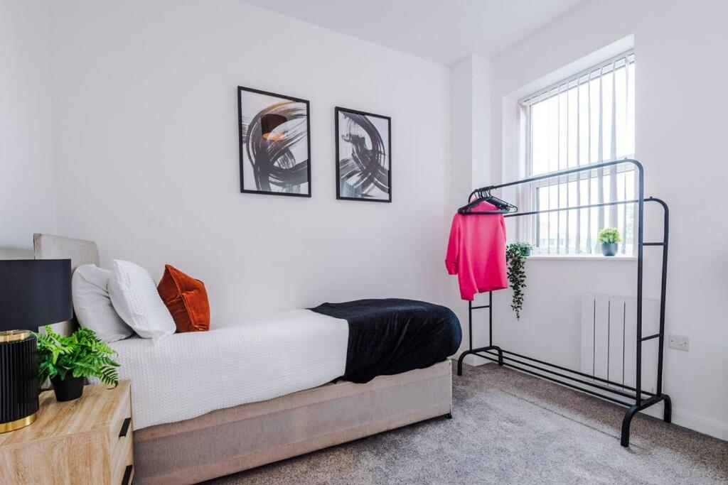 Stunning 2-Bedroom Apartment In Bolton Luaran gambar