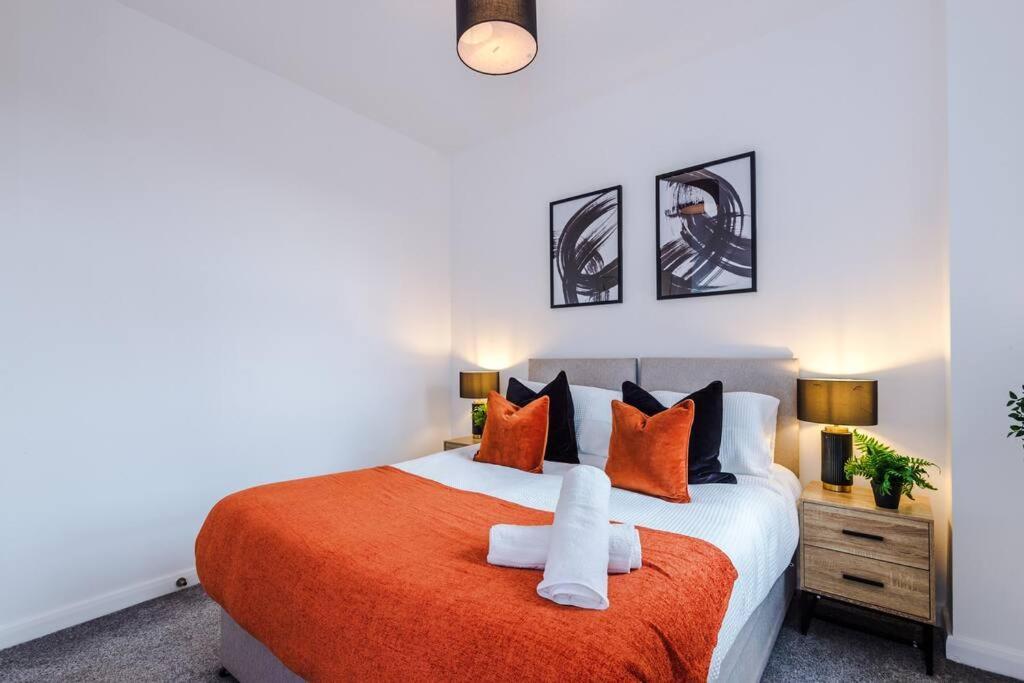 Stunning 2-Bedroom Apartment In Bolton Luaran gambar